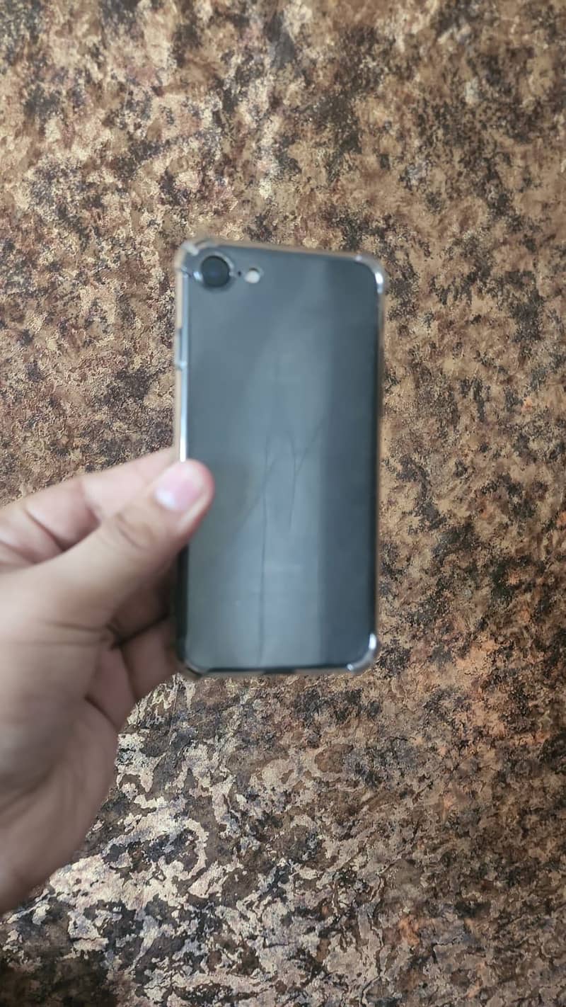 Apple iPhone 7 4