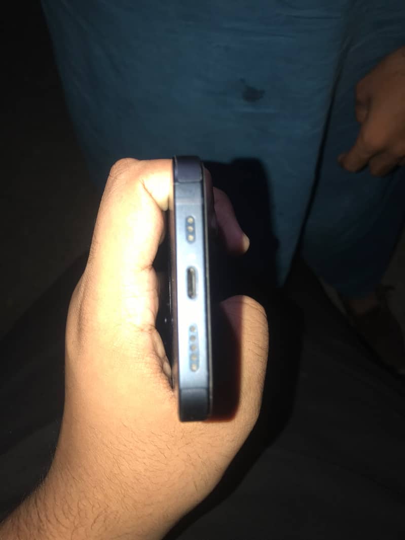 Apple iPhone 13 3