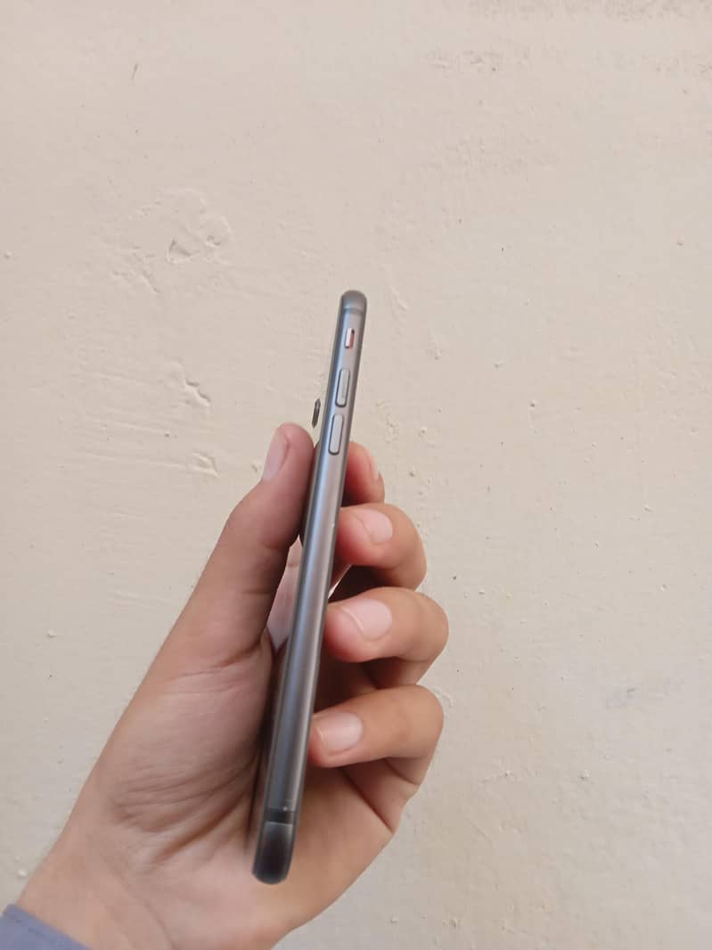 Apple iPhone 8 1
