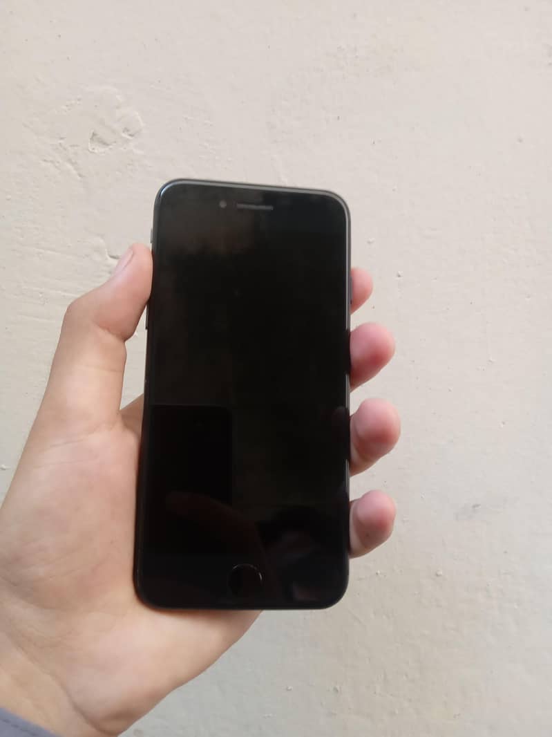Apple iPhone 8 3
