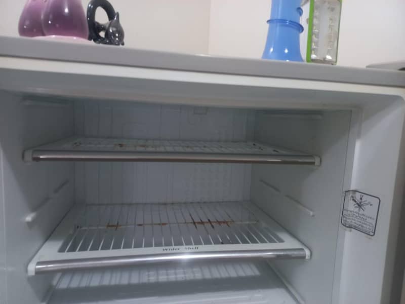 Good condition fridge 1