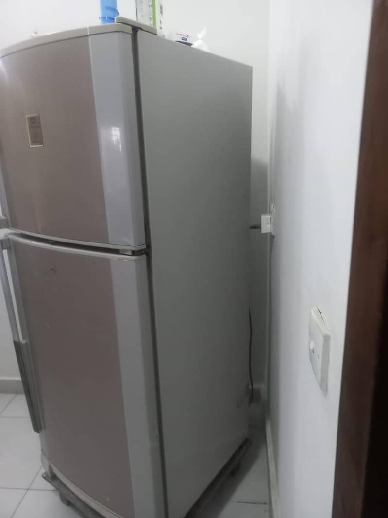 Good condition fridge 11