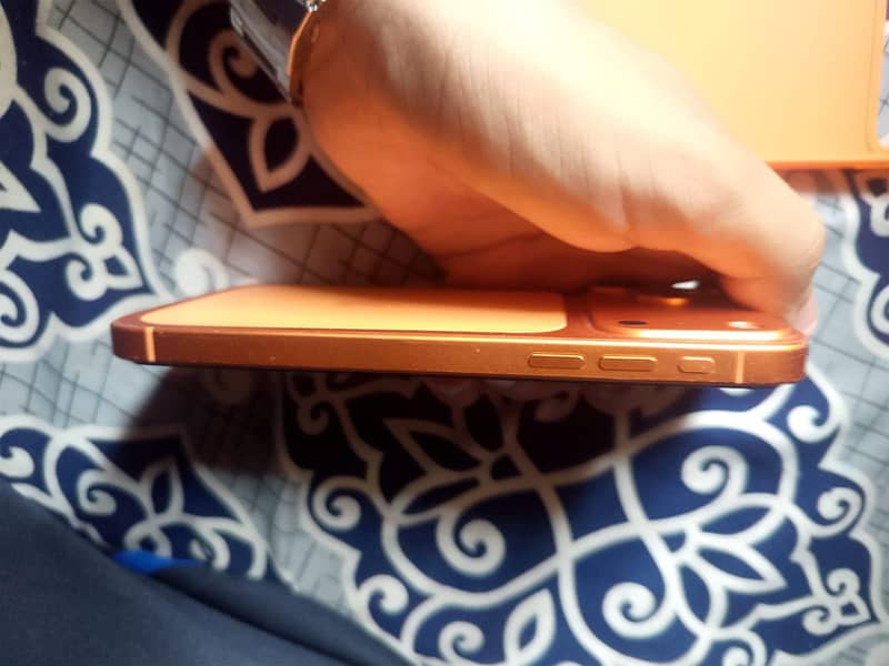 Apple iPhone 11 3