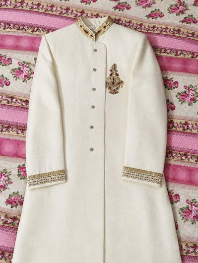 sherwani medium size new ha gift Mila tha