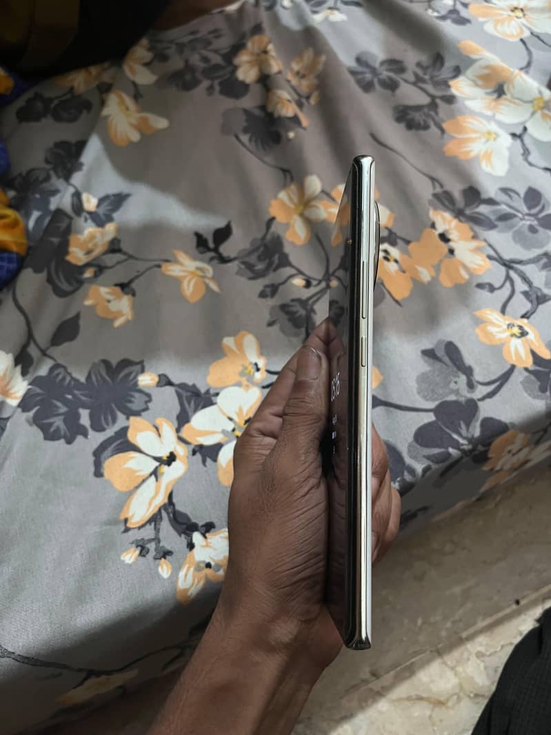 Tecno Spark 20 Pro Plus 2