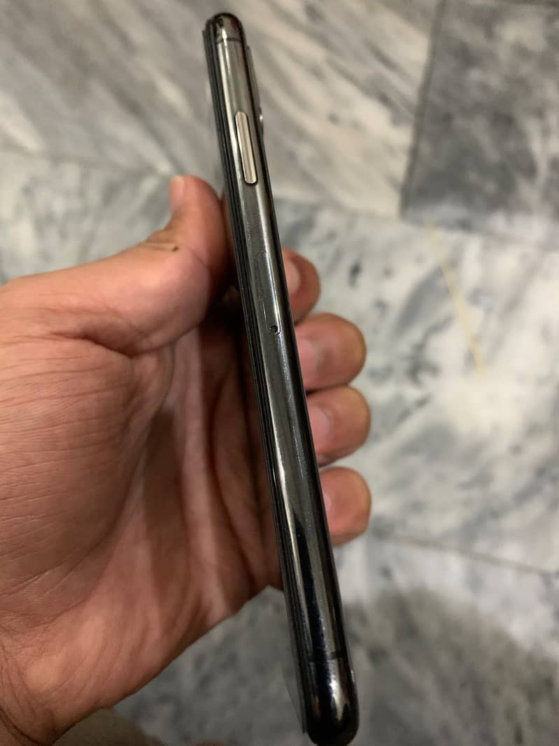 Apple iPhone XS 9