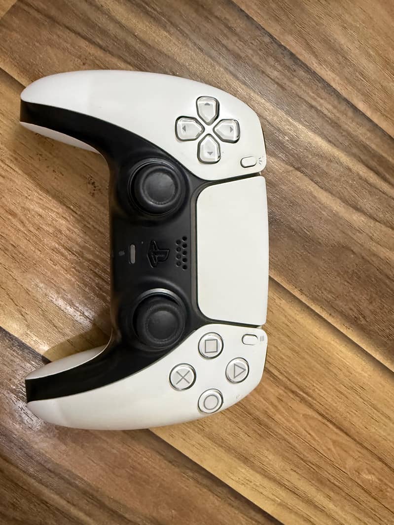 PS5 digital edition with extra controller 3