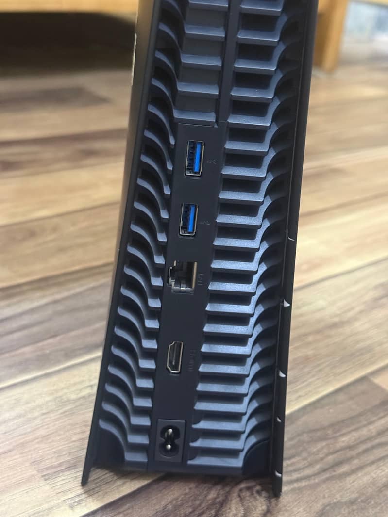 PS5 digital edition with extra controller 4