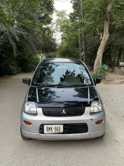 Mitsubishi Minica 2008