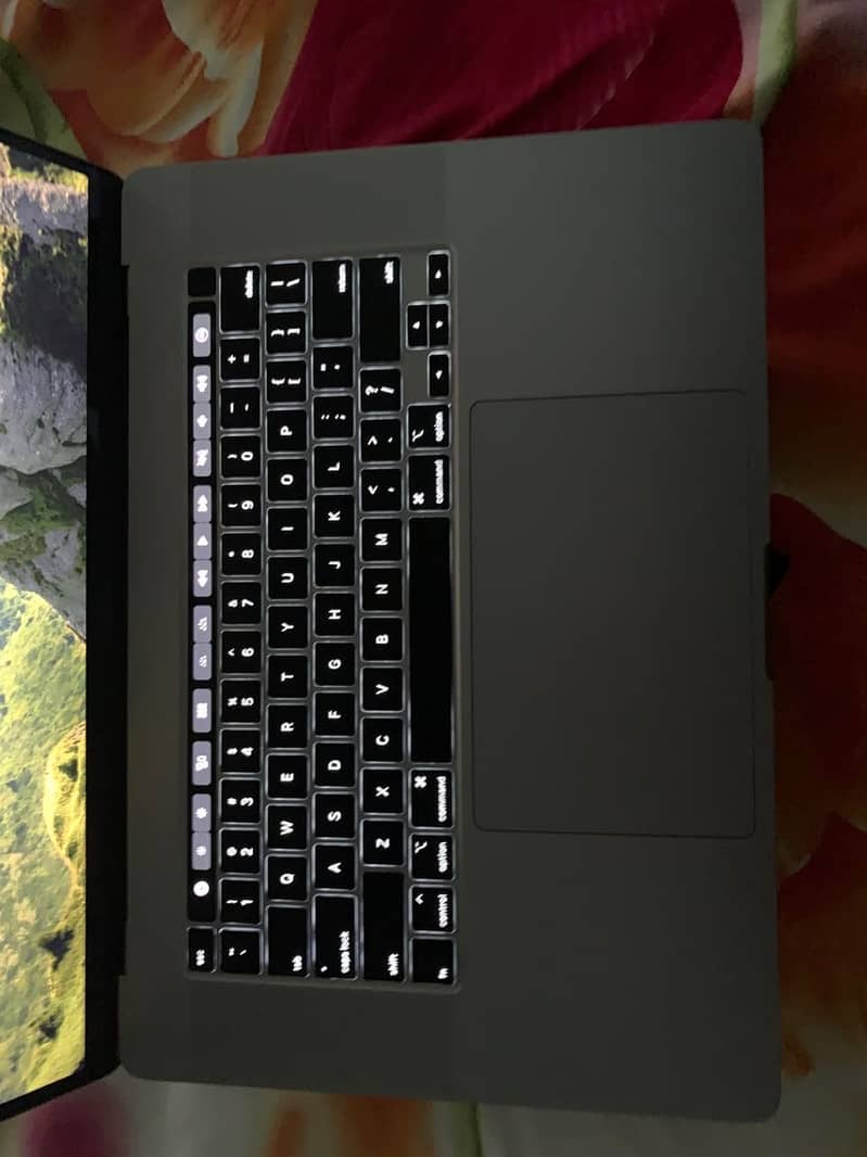 MacBook Pro 1