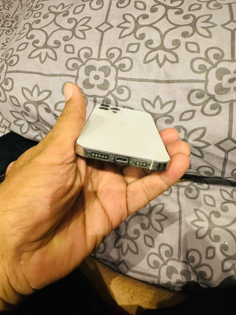 Apple iPhone 12 Pro 4