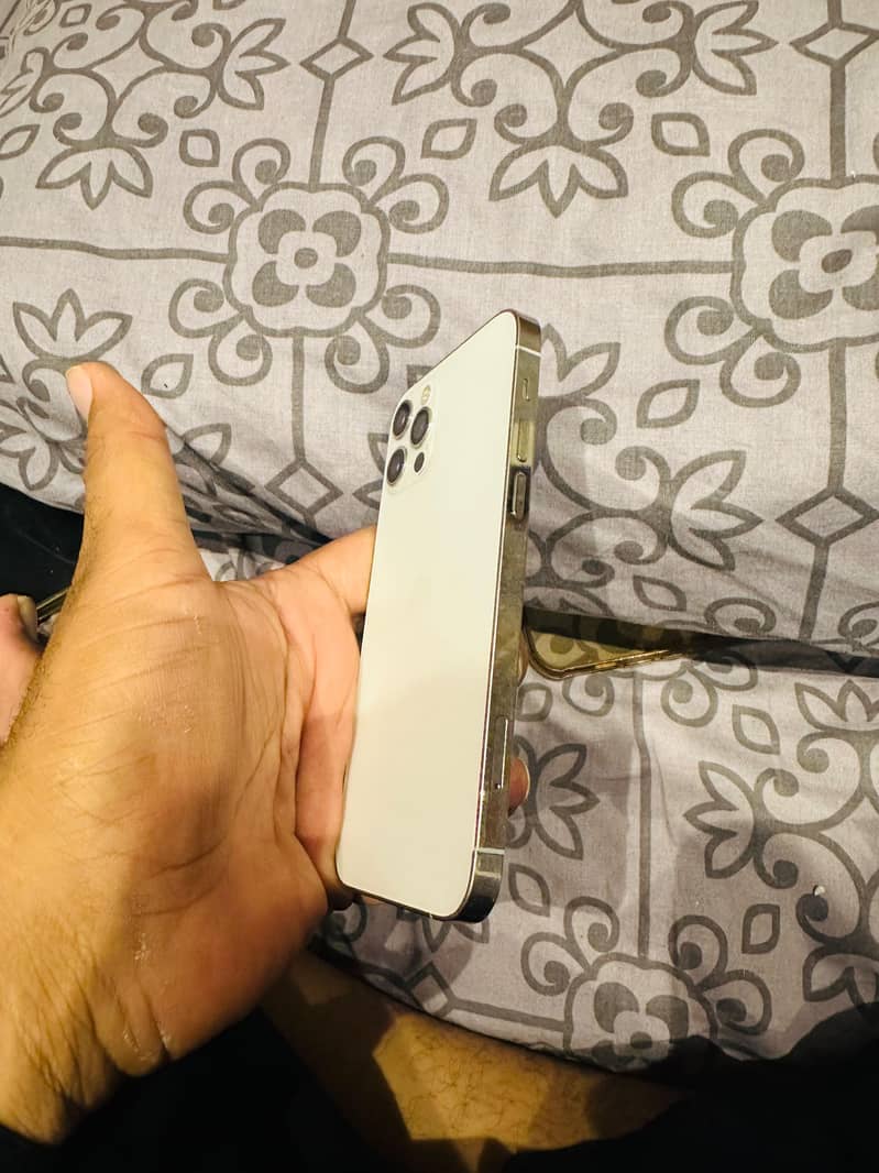 Apple iPhone 12 Pro 6