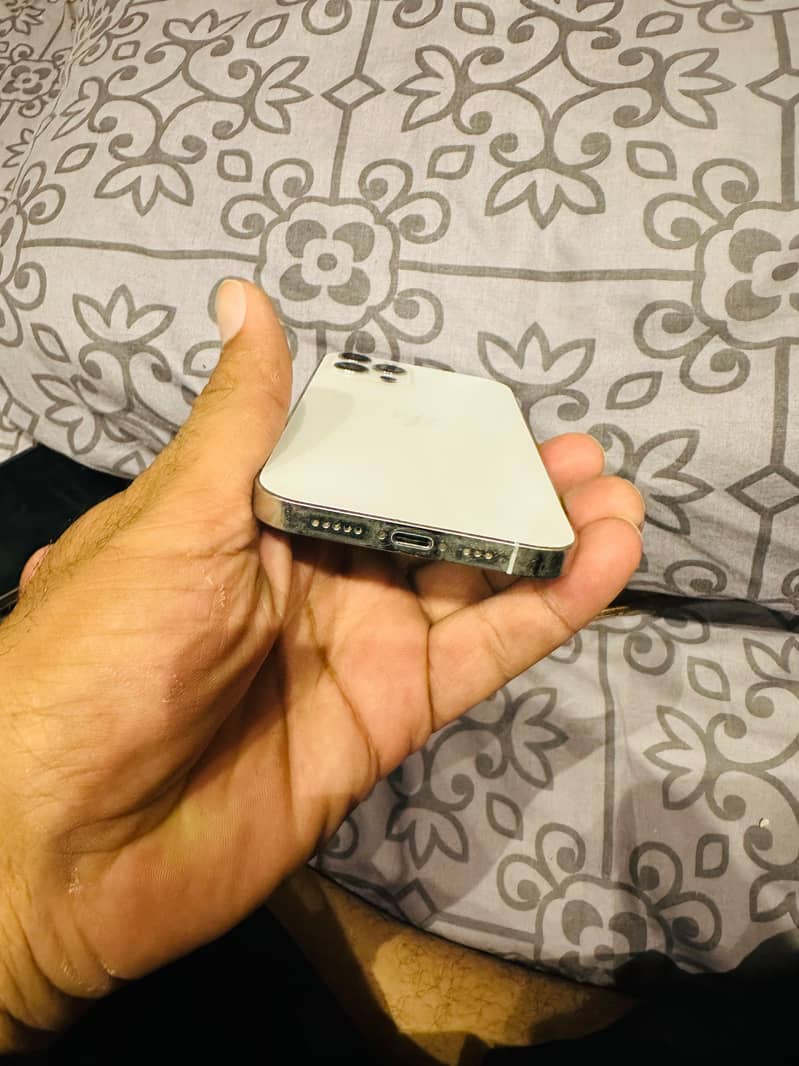 Apple iPhone 12 Pro 8