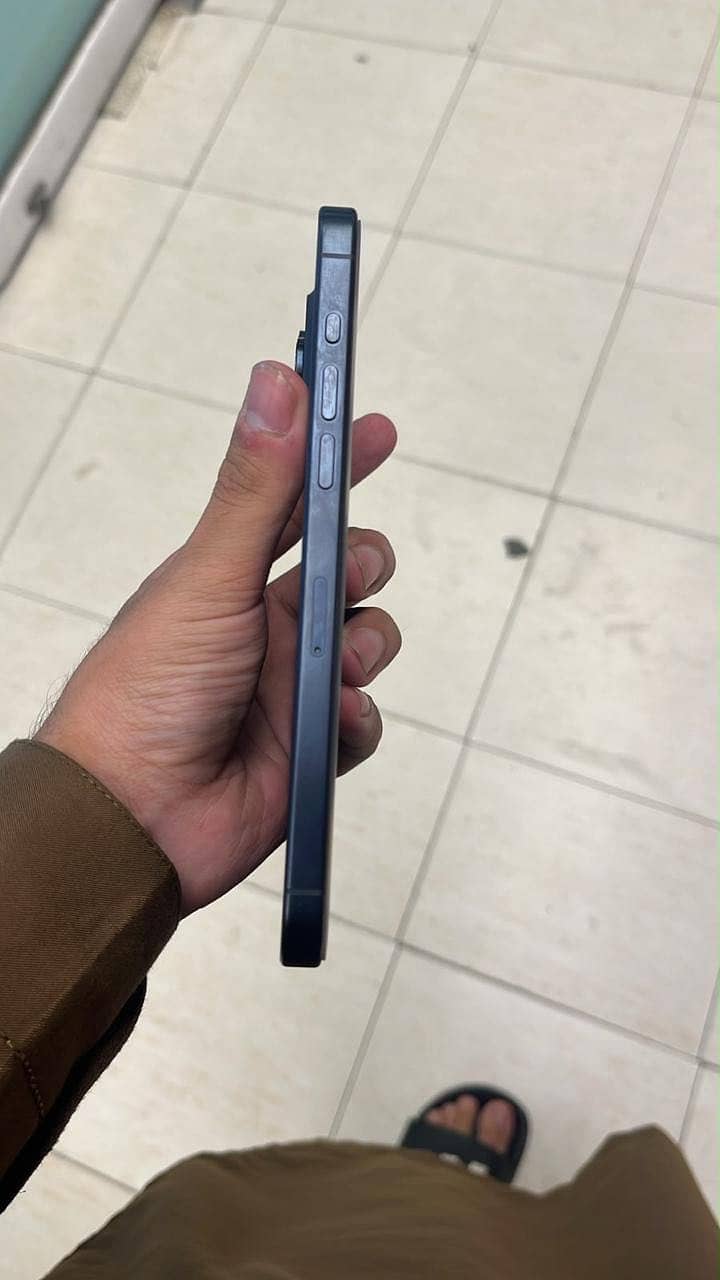 Apple iPhone 15 Pro Max 2