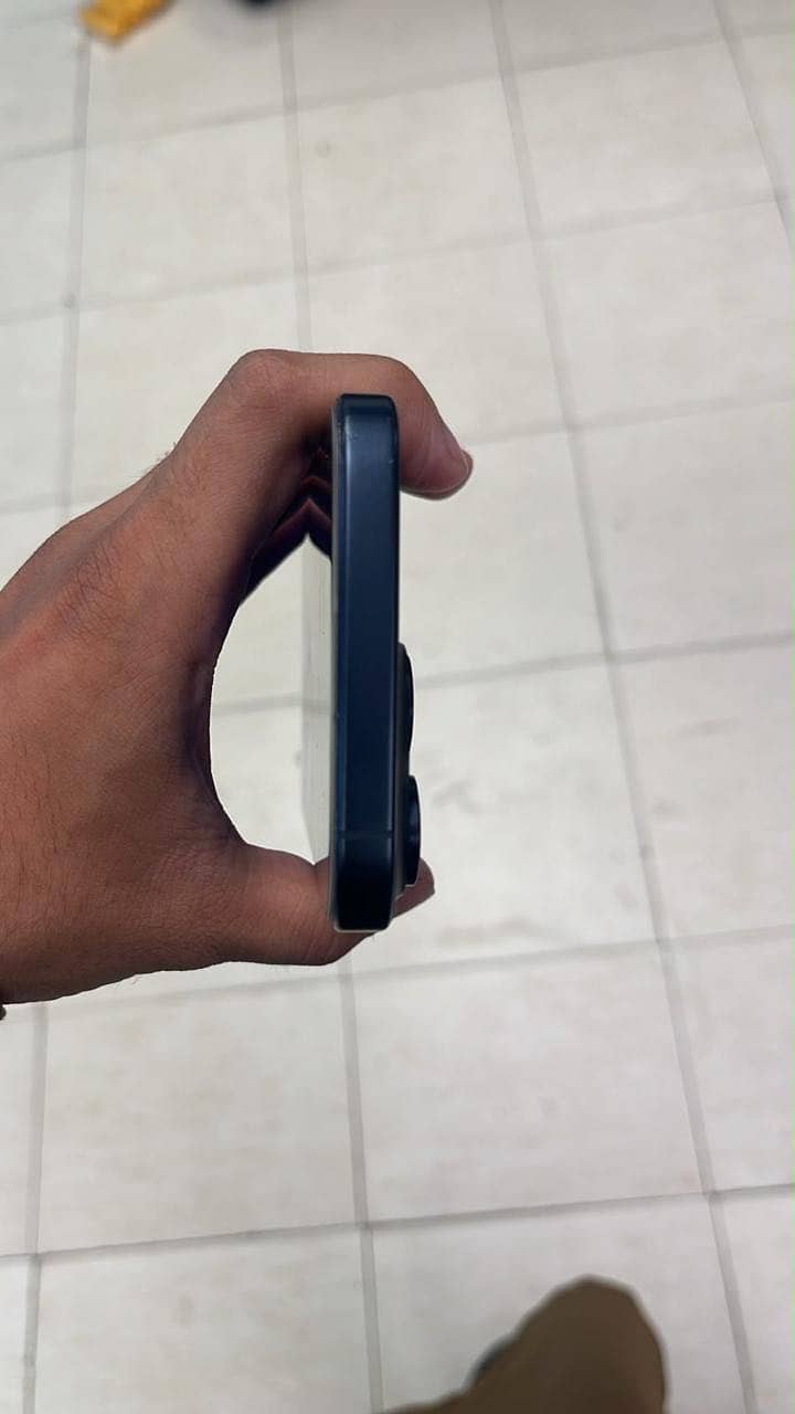 Apple iPhone 15 Pro Max 3