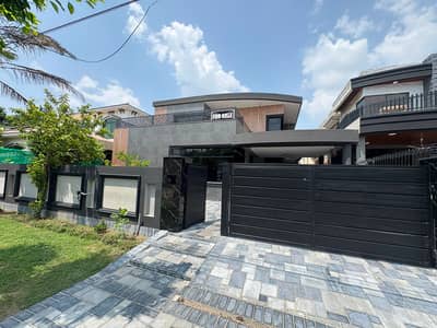 1 Kanal Basement Hall 5 beds 2 kitchen House For Sale DHA Phase 4 lahore