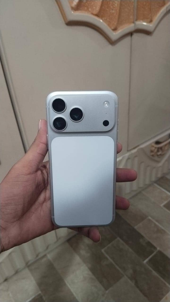 Apple iPhone 17 Pro Max 0