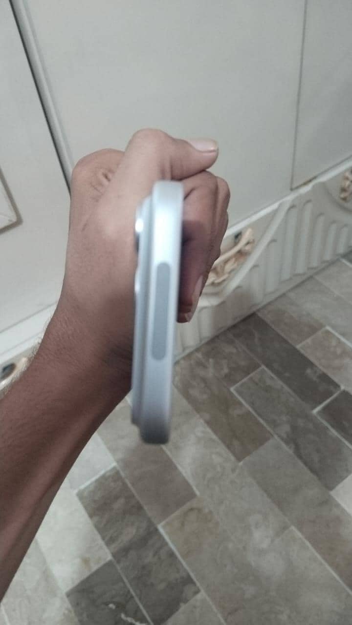 Apple iPhone 17 Pro Max 2