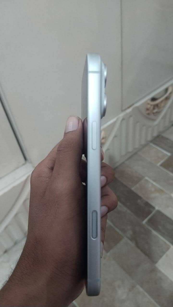 Apple iPhone 17 Pro Max 5