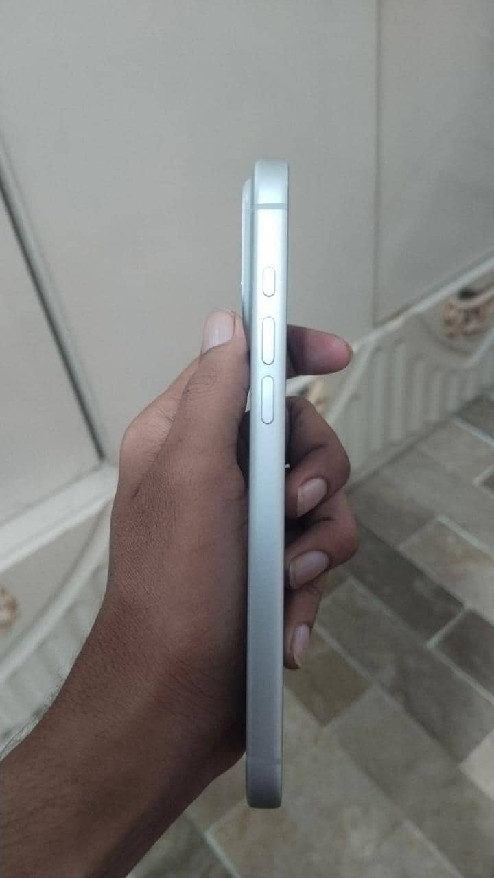 Apple iPhone 17 Pro Max 6