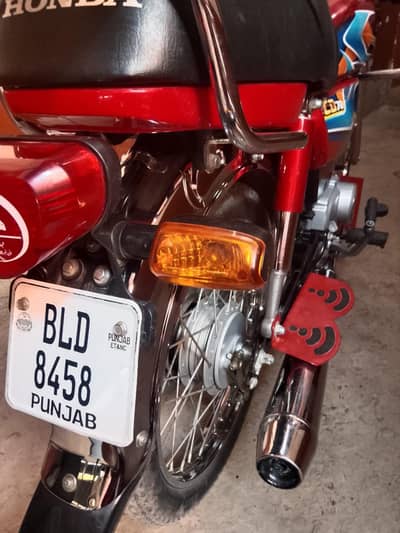 Honda CD 70 25/26 model. phone number. 03077013586