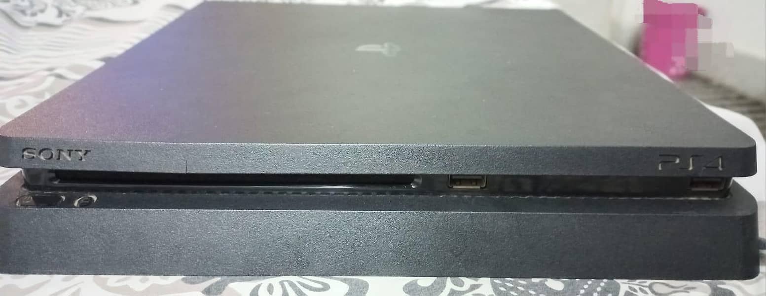 ps4 slim 2