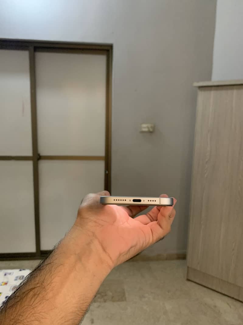 Apple iPhone 15 plus 2