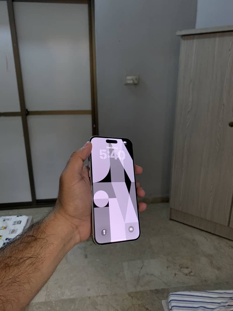 Apple iPhone 15 plus 3