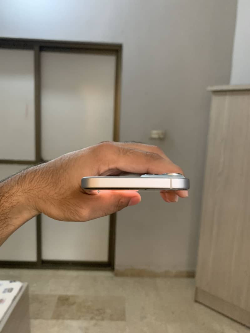 Apple iPhone 15 plus 4
