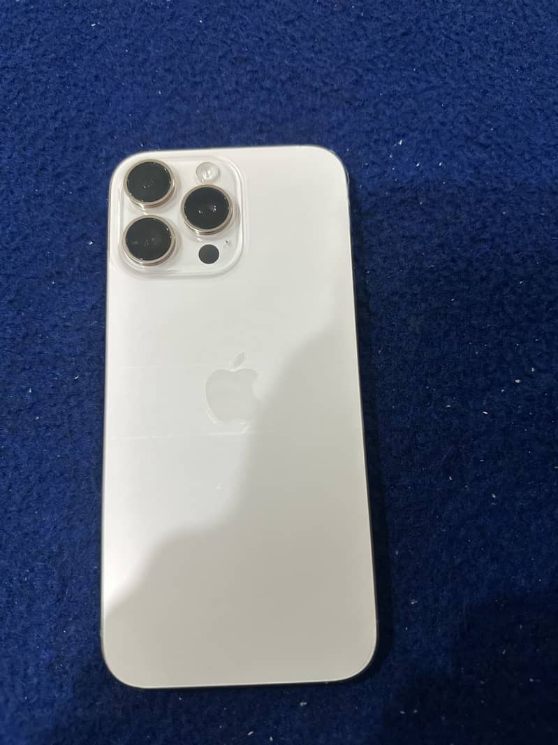 Apple iPhone 16 Pro Max 3