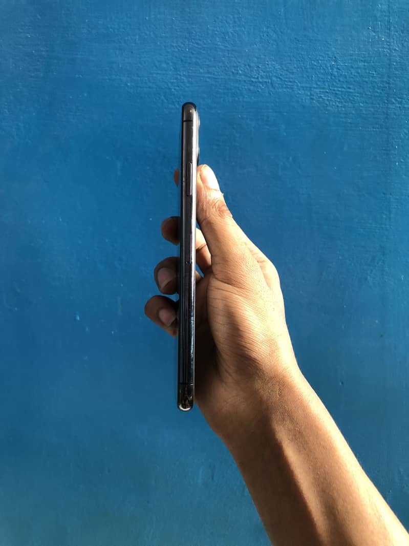 Apple iPhone 11 Pro Max 5