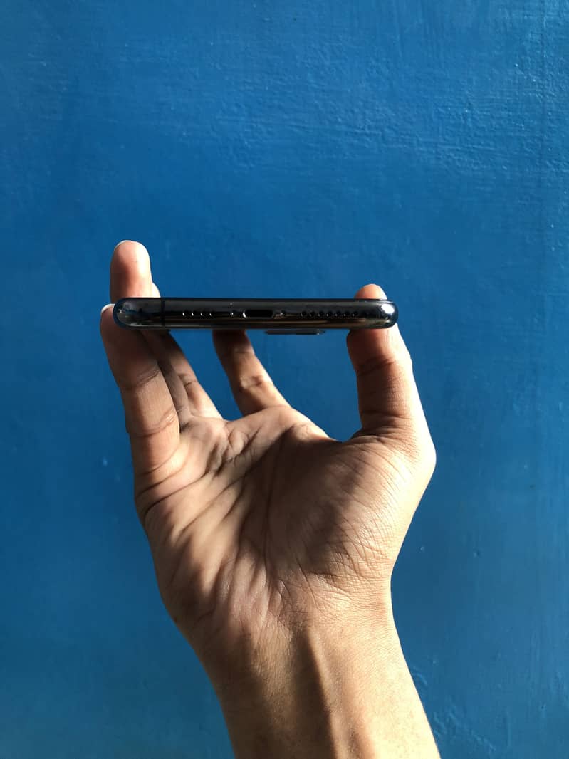 Apple iPhone 11 Pro Max 7