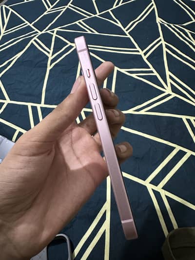 Apple iPhone 15