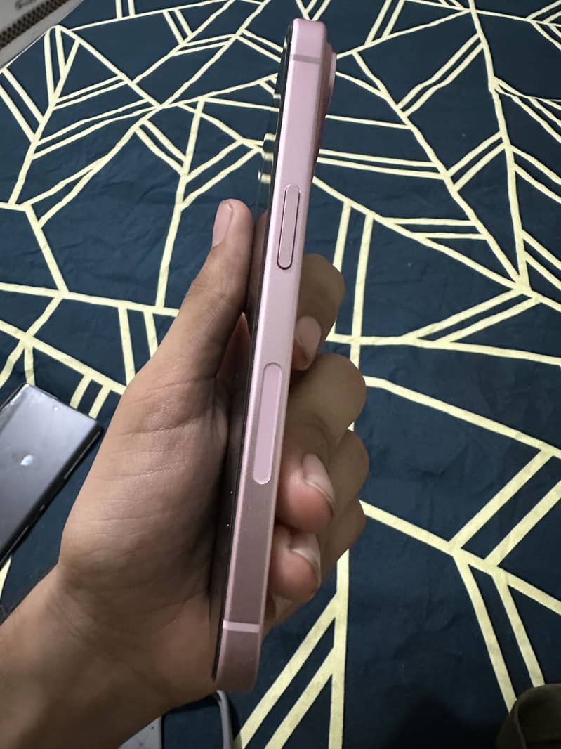 Apple iPhone 15 3