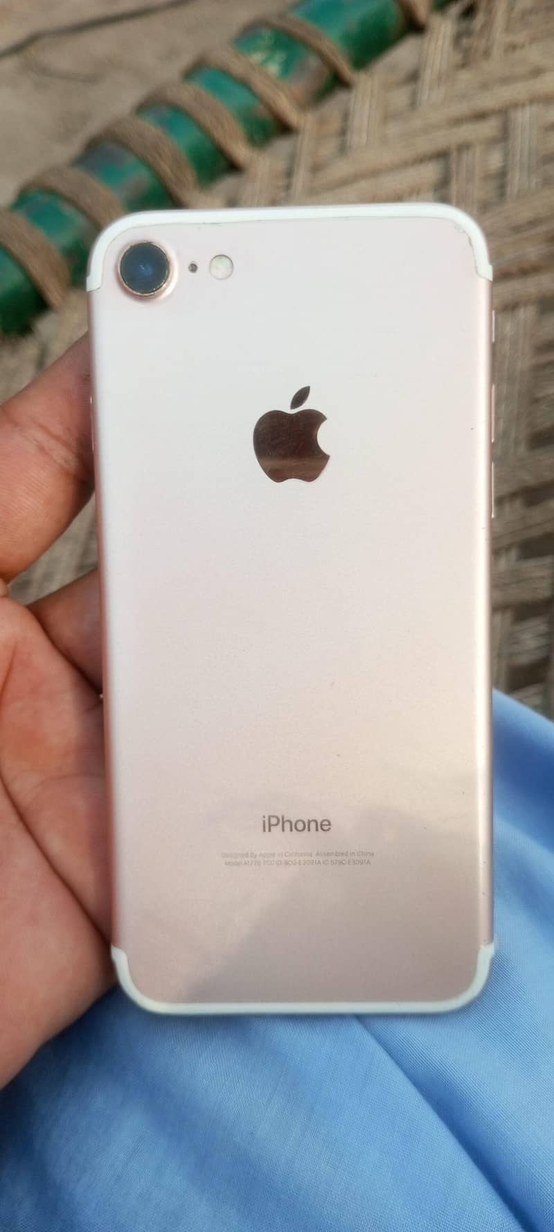 Apple iPhone 7 1