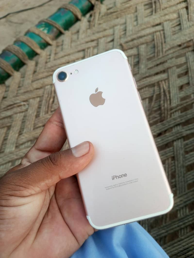 Apple iPhone 7 5