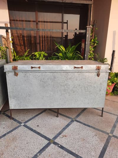 Iron Trunk (petti)