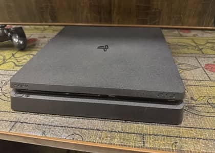 Ps4 slim (1TB)