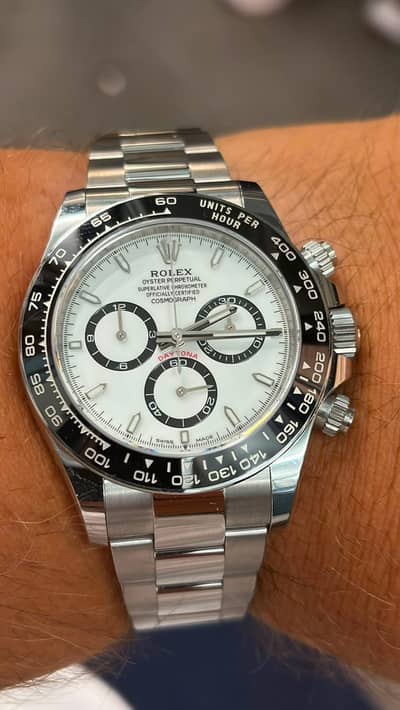 WATCH BUYER / Rolex Daytona Omega Seamaster Cartier Pasha Hublot Rado