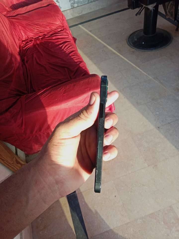 Apple iPhone 12 Pro 3