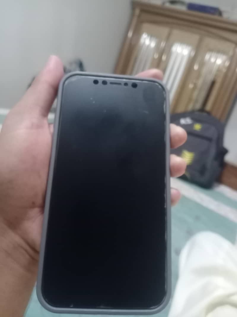 Apple iPhone 11 7