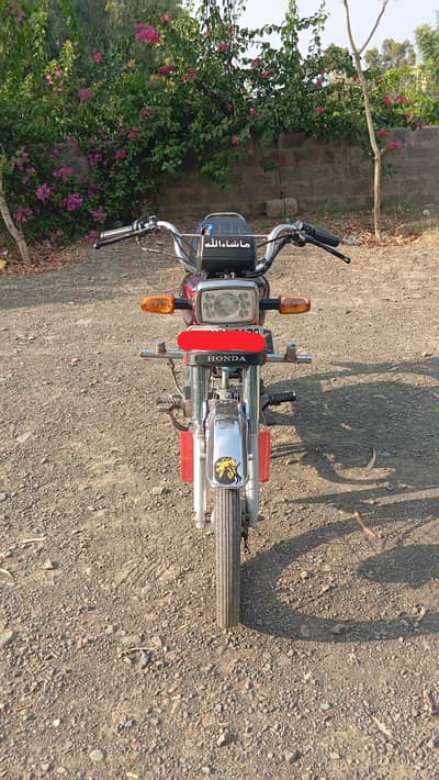 Honda CD 70.2022
