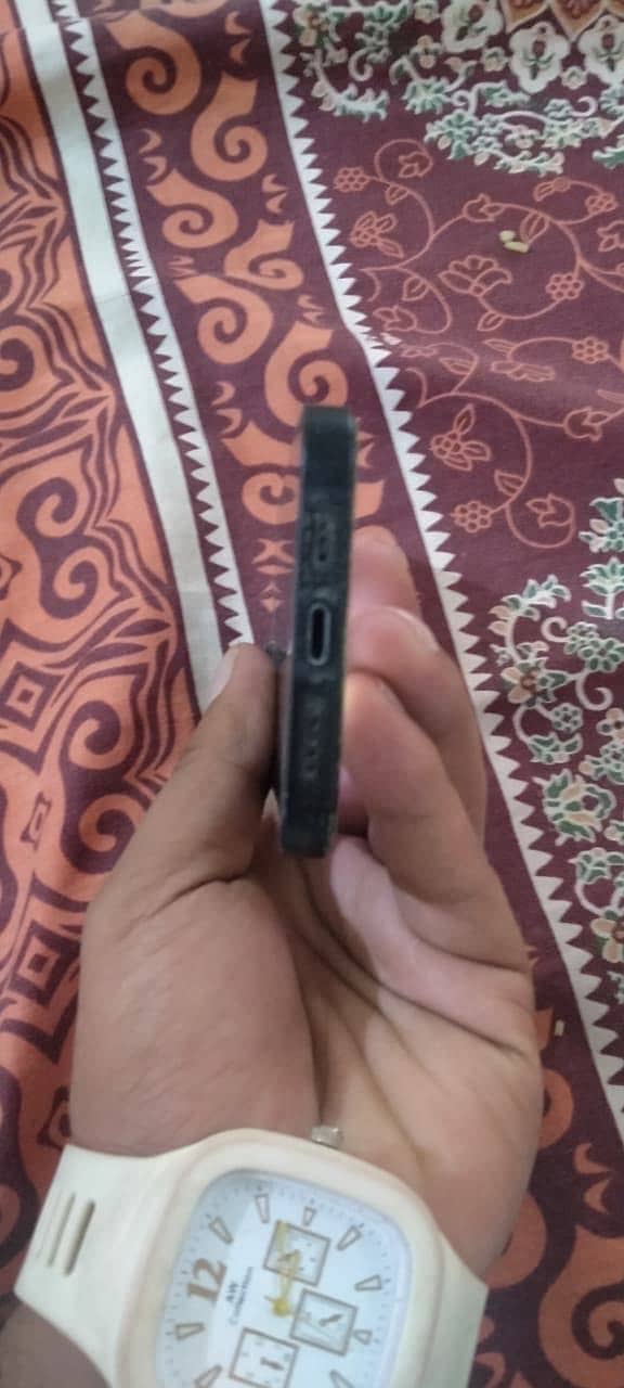 Apple iPhone 14 3