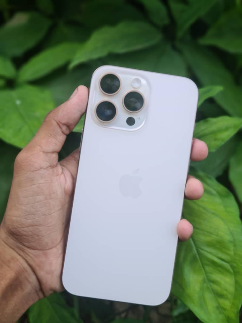 iPhone 16 pro max 0