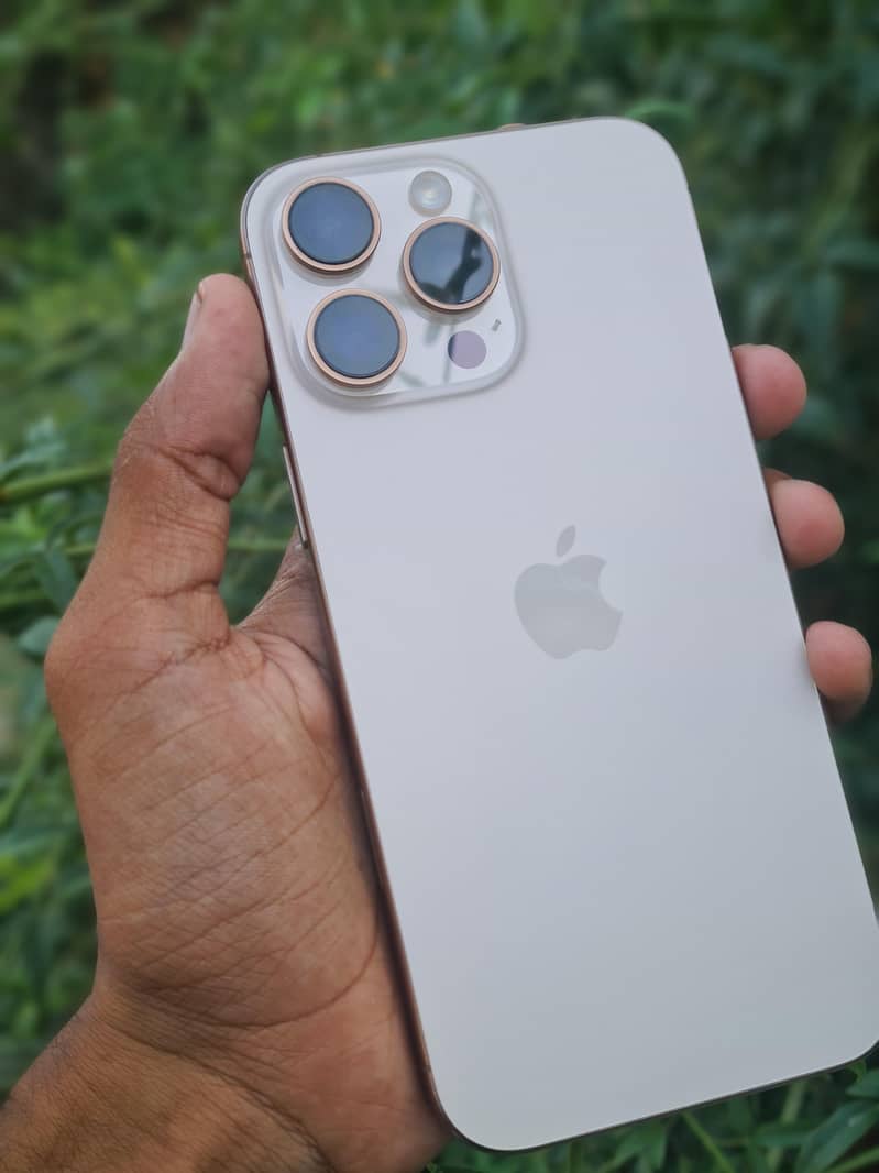 iPhone 16 pro max 1