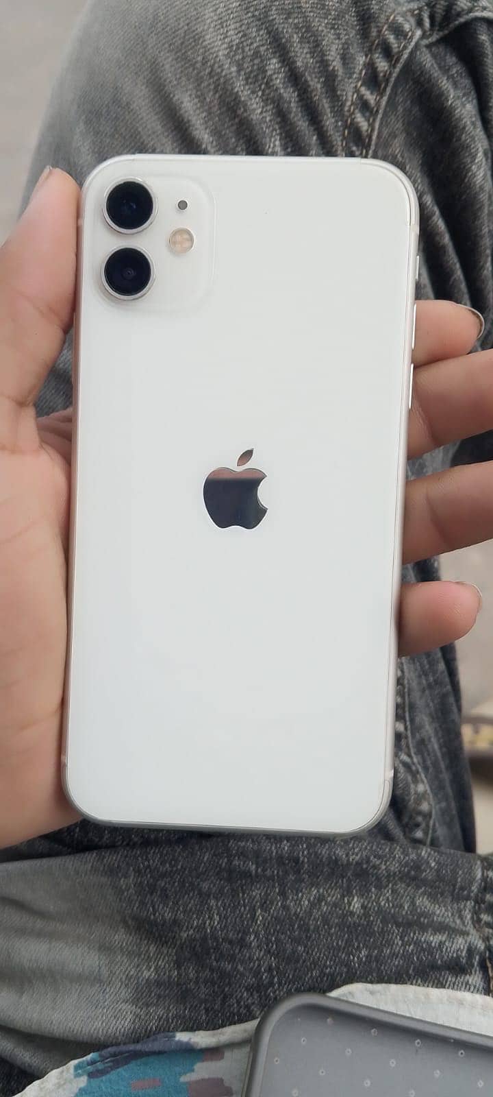 Apple iPhone 11 0