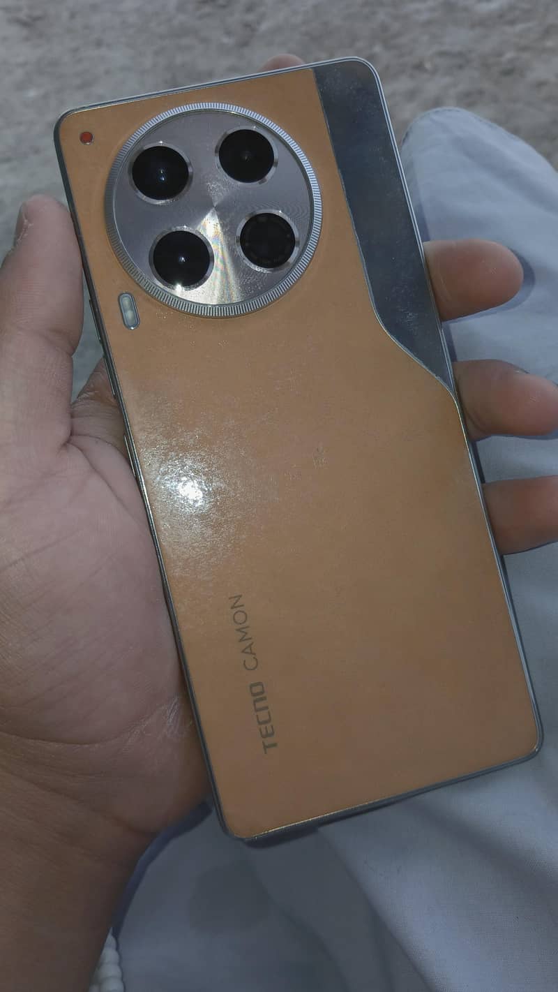 Tecno CAMON 30 0