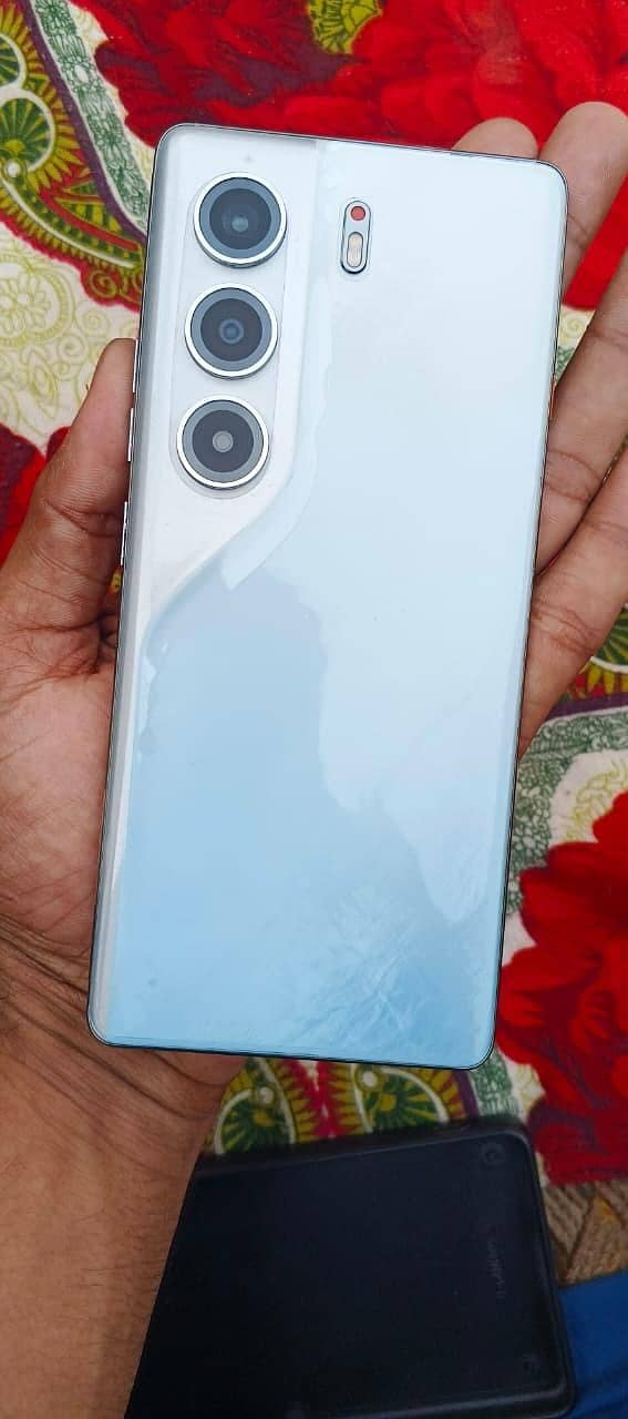 Tecno CAMON 40 Pro 2