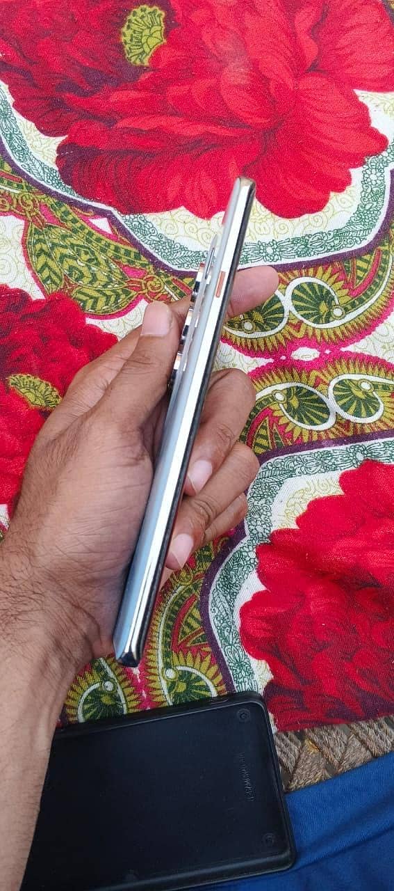 Tecno CAMON 40 Pro 5