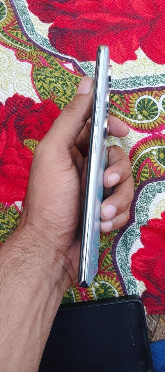Tecno CAMON 40 Pro 7
